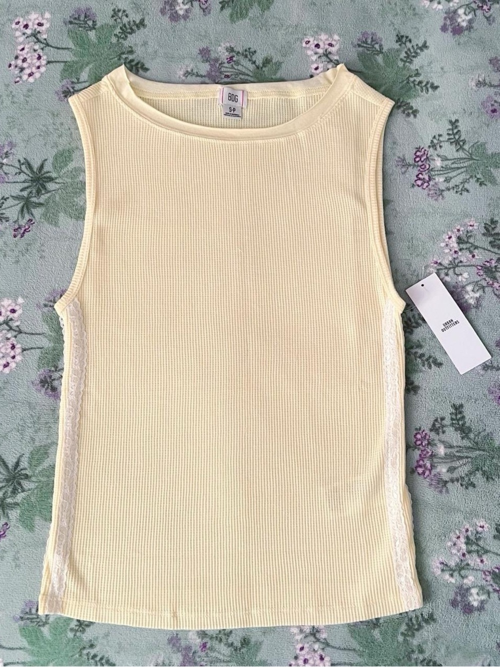Urban Outfitters BDG Bonnie Lace Side-Stripe Ribbed Knit Tank Top 💛
